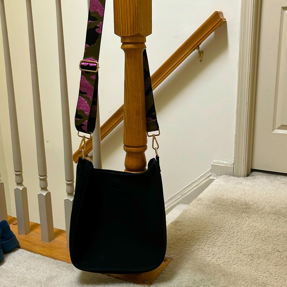 Ahdorned Purse/Camo Strap